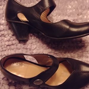 Fidji black heels